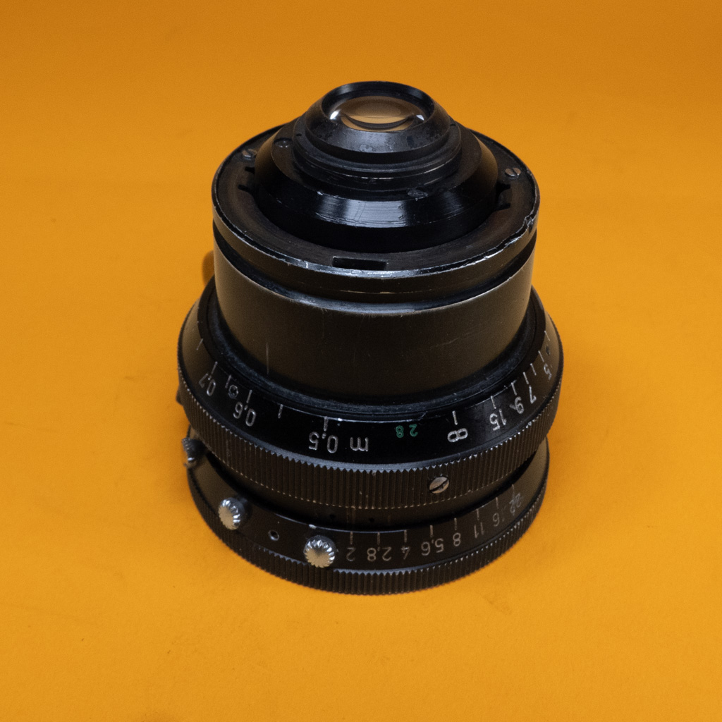 Lens Arriflex Cine-Xenon 28mm T3 Arri std 16mm