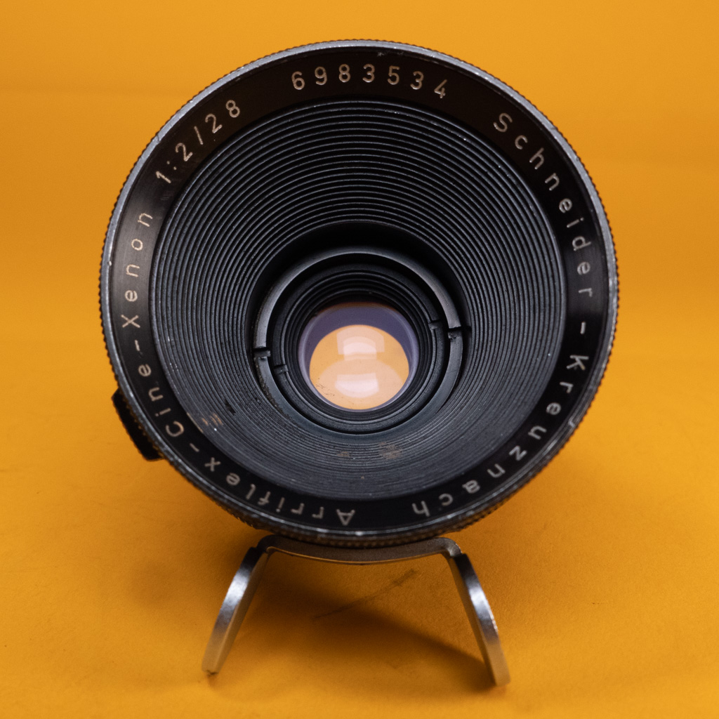 Lens Arriflex Cine-Xenon 28mm T3 Arri std 16mm