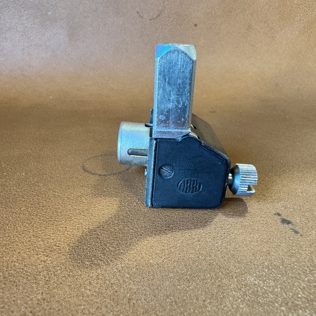Arriflex SR1/2 Battery Adapter
