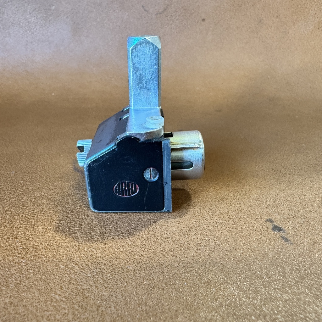Arriflex SR1/2 Battery Adapter