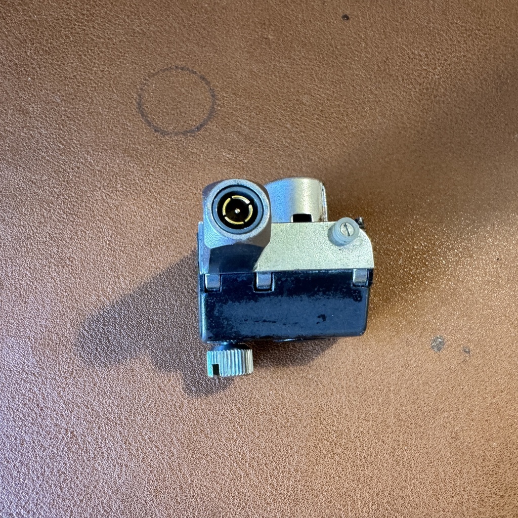 Arriflex SR1/2 Battery Adapter
