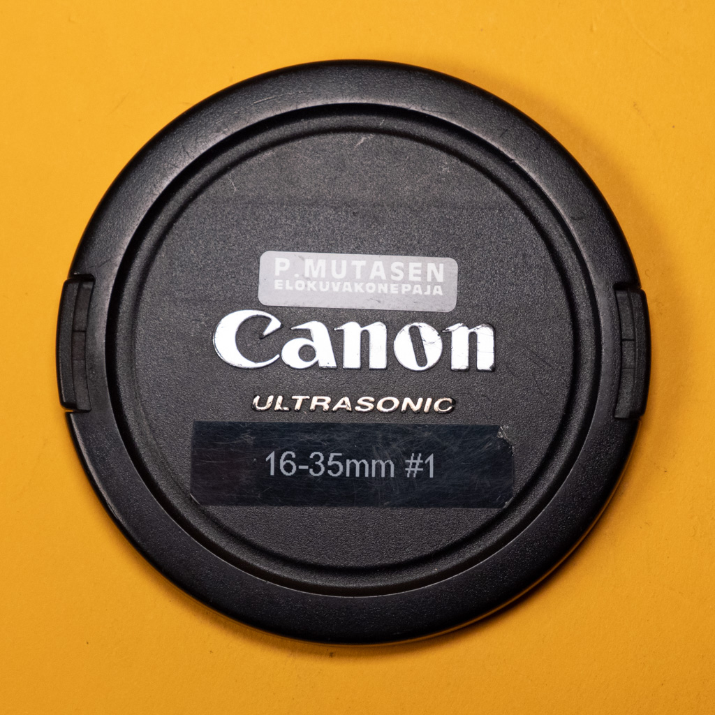 Canon front lens cap pinch 82mm